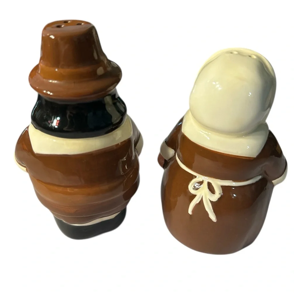 1999 Publix Vintage Ceramic Pilgrim Salt and Pepper Shakers - Brown and Cream